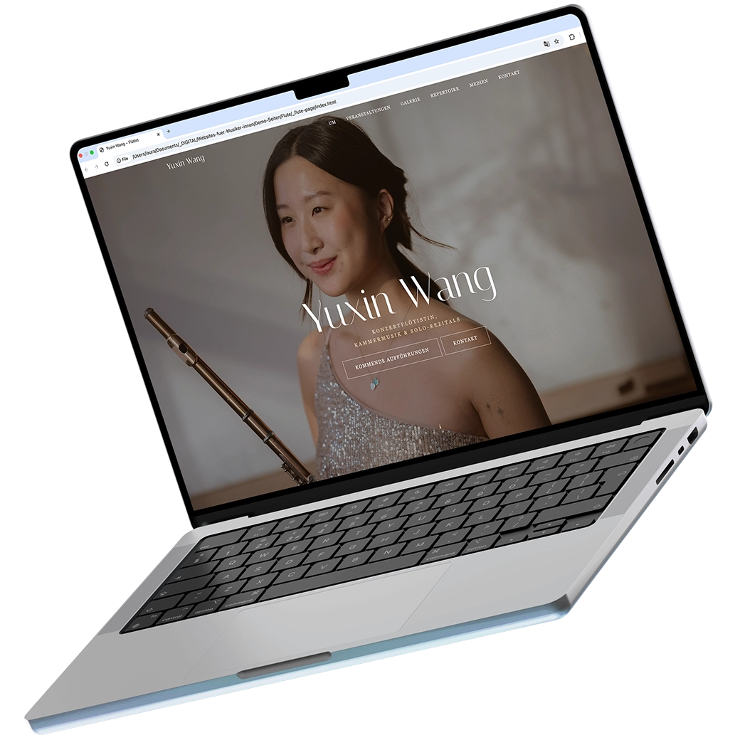 MacBook Screen mit Website einer Flötistin